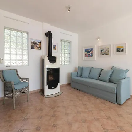 Three-bedroom Holiday In בית נופש *