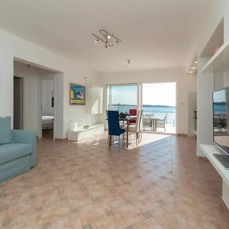 בית נופש Three-bedroom Holiday In